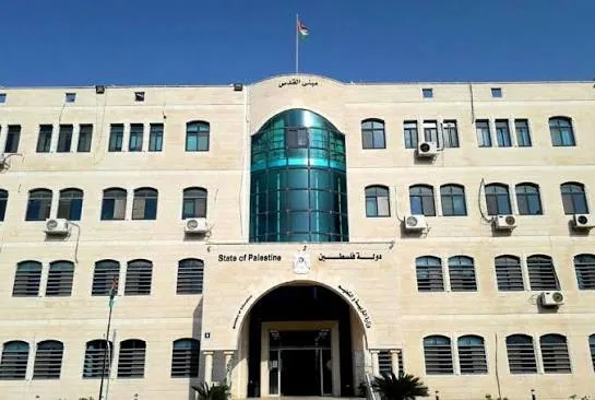 “التربية”: استمرار تعليق الدوام الوجاهي في المدارس والجامعات ورياض الأطفال